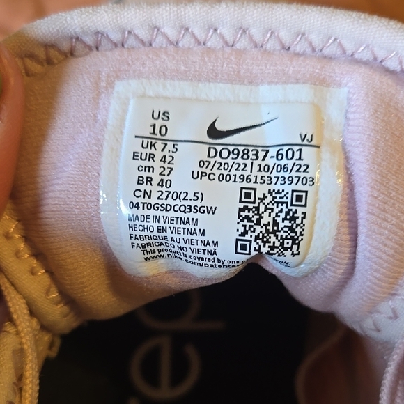 Nike Pink and Black Chunky Sneakers with Air Cushioning - Picture 2 of 4